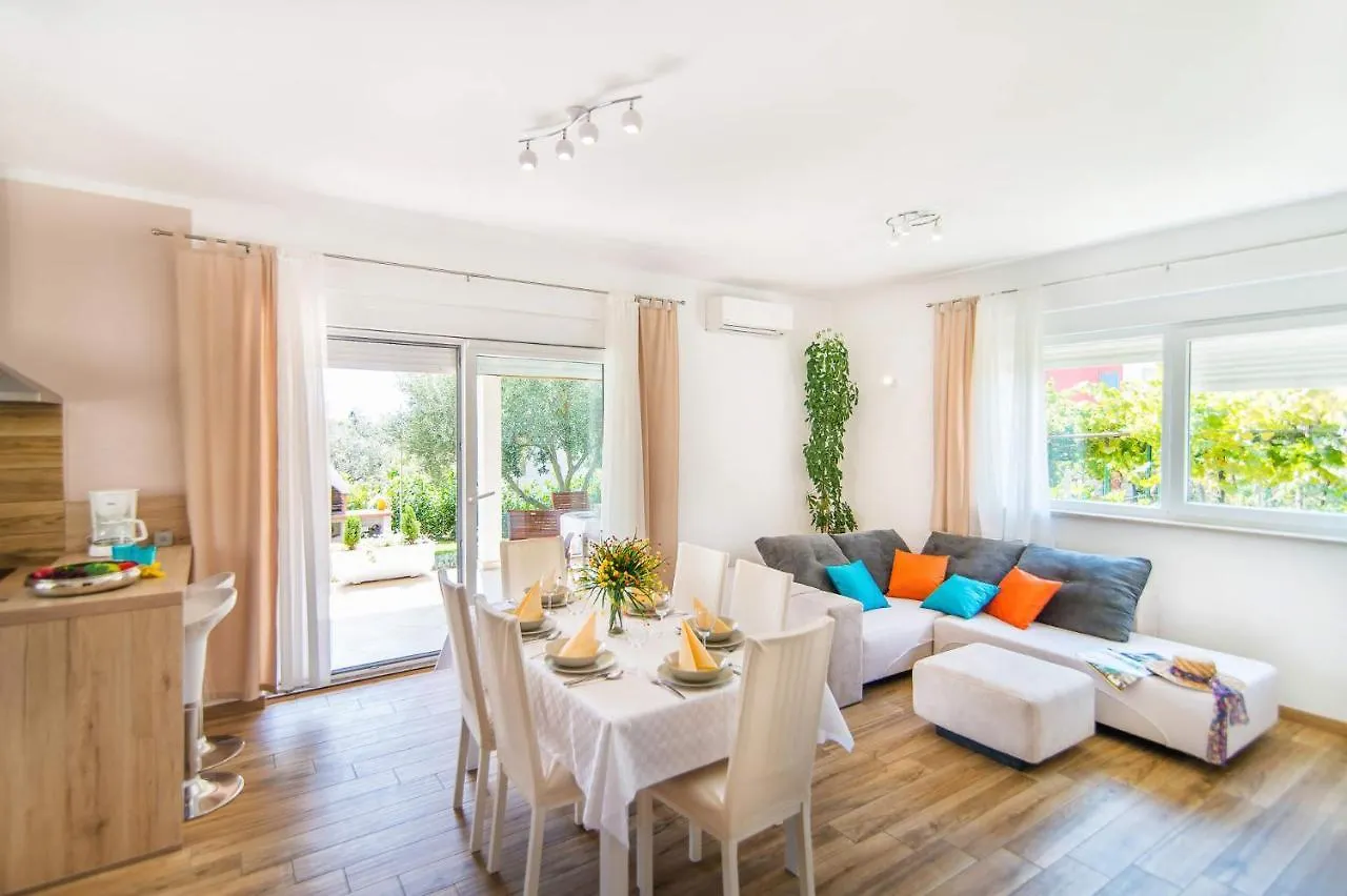 Villa Ladonja By Villa Plus Pula Croatia